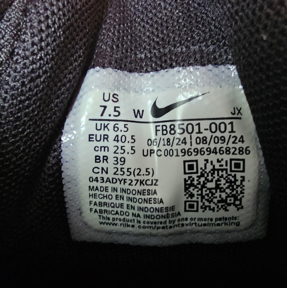 Women's Nike Revolution Black Running Shoes - Excellent Condition - Picture 3 of 7